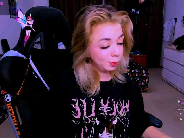 BabyNicole webcam