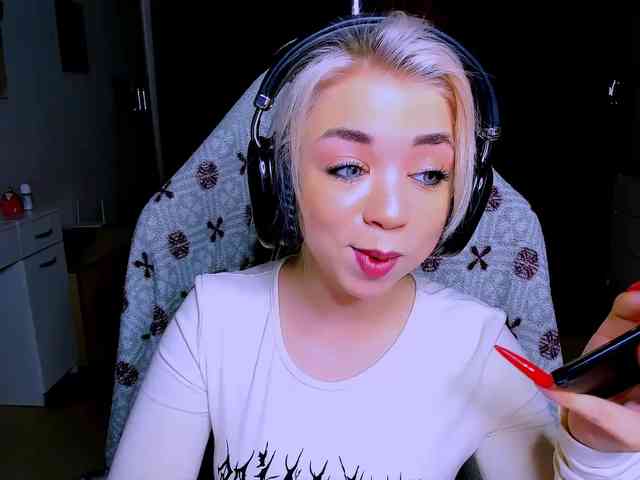 BabyNicole webcam