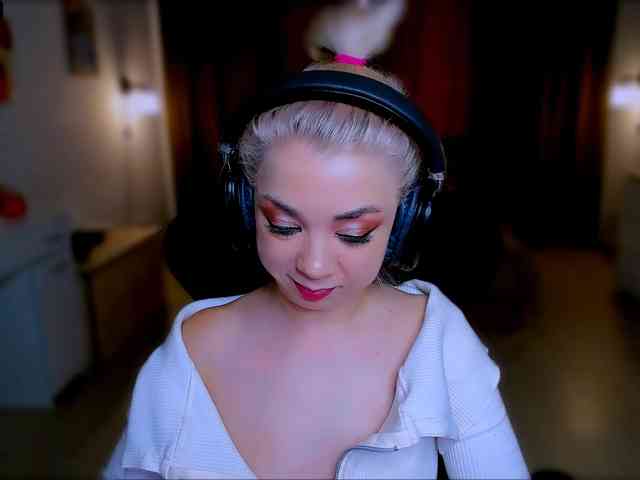 BabyNicole webcam
