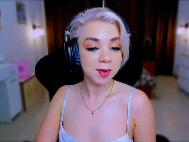 BabyNicole webcam