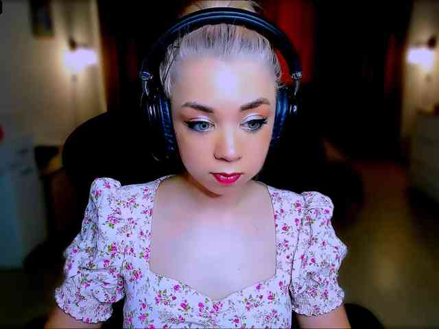 BabyNicole webcam