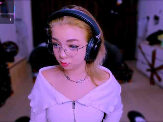 BabyNicole webcam