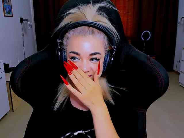 BabyNicole webcam