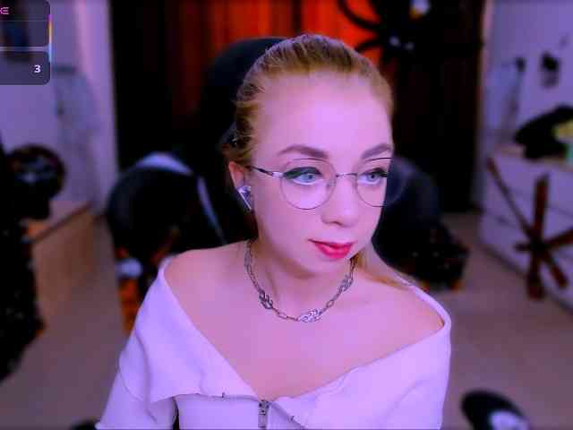 BabyNicole webcam