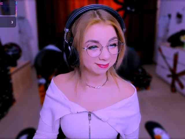 BabyNicole webcam