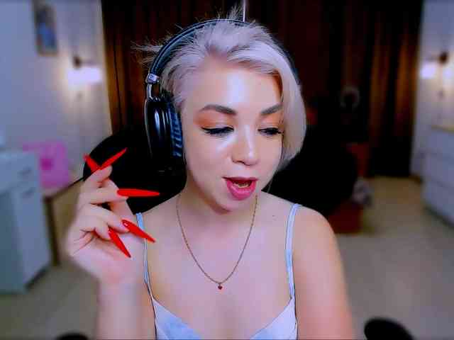 BabyNicole webcam