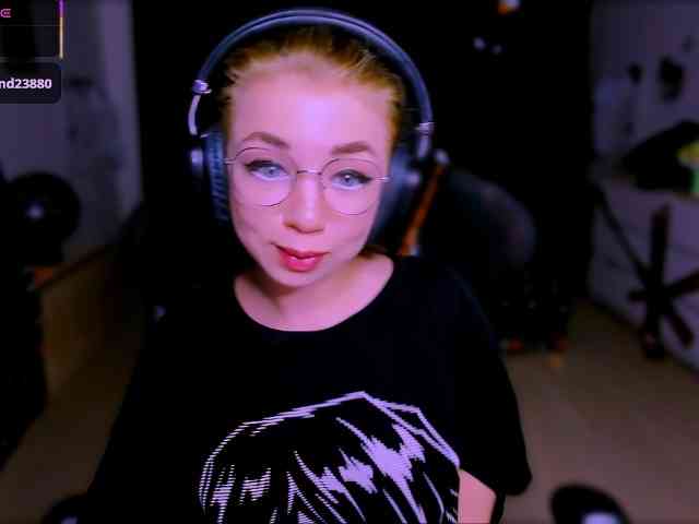 BabyNicole webcam