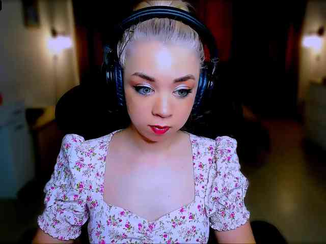 BabyNicole webcam