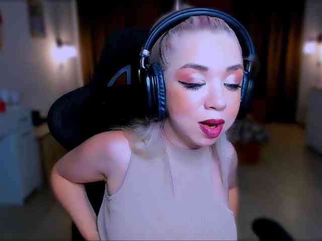 BabyNicole webcam