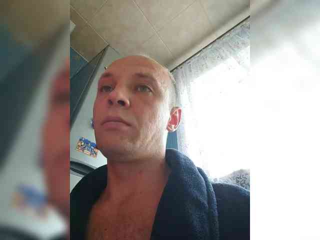 MasterLegkoKot-1 Live Webcam on BongaCams