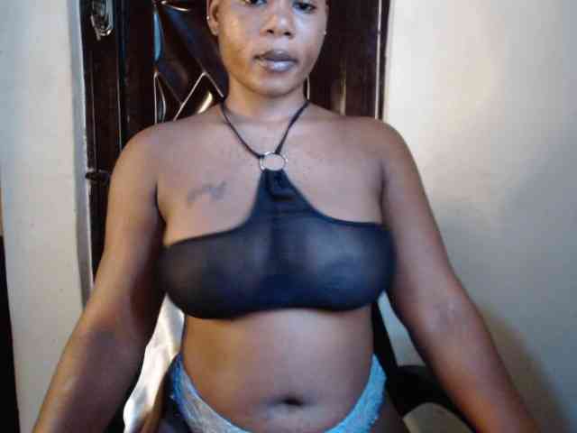 Juicymelaninqueen webcam