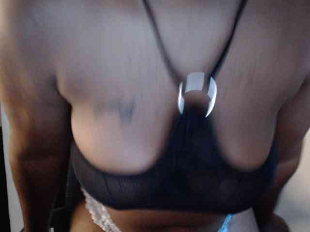 Juicymelaninqueen webcam