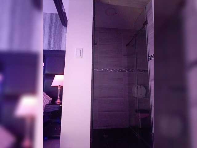 EinnyMure's BongaCams show and profile