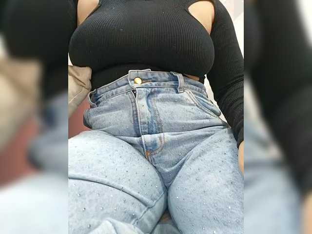 EinnyMure's BongaCams show and profile