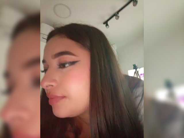 EinnyMure's BongaCams show and profile