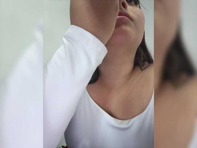 EinnyMure's BongaCams show and profile