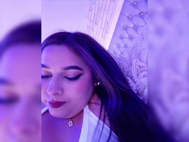 EinnyMure's BongaCams show and profile