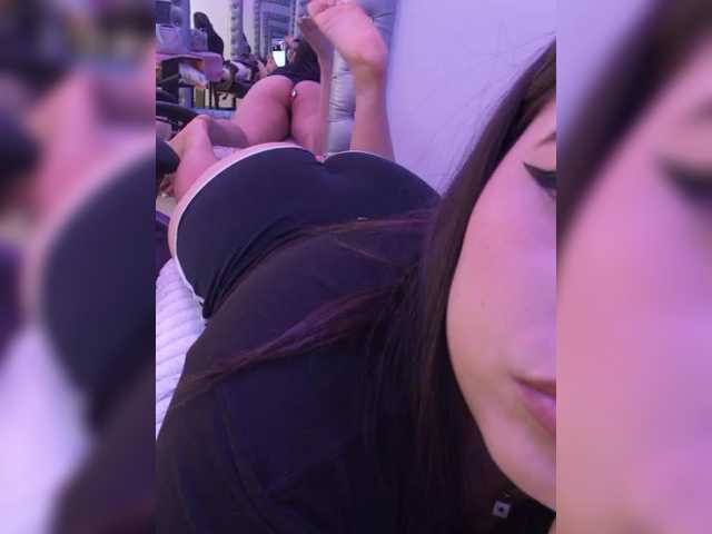 EinnyMure's BongaCams show and profile