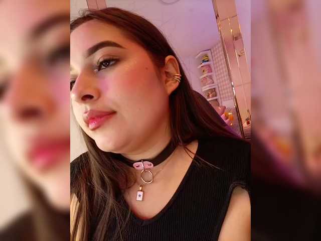 EinnyMure's BongaCams show and profile