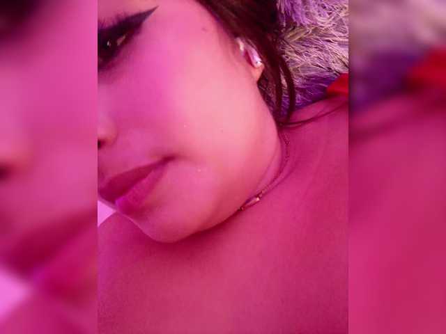 EinnyMure's BongaCams show and profile