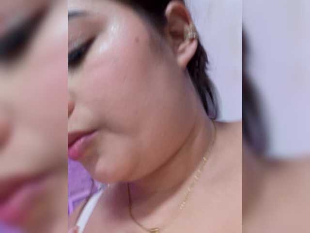 EinnyMure's BongaCams show and profile