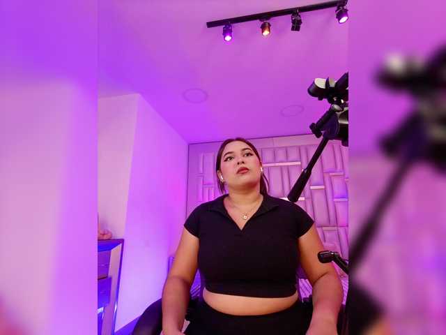 EinnyMure's BongaCams show and profile