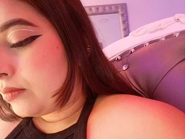 EinnyMure's BongaCams show and profile