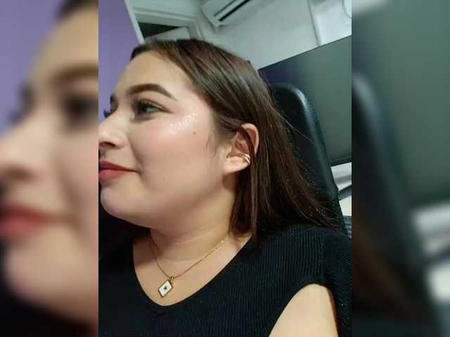 EinnyMure's BongaCams show and profile