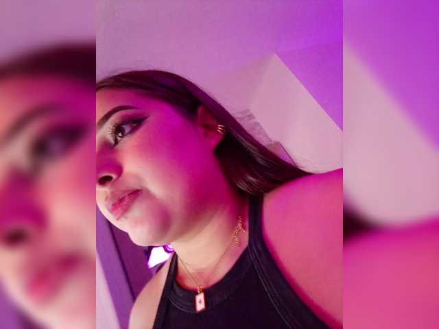 EinnyMure's BongaCams show and profile