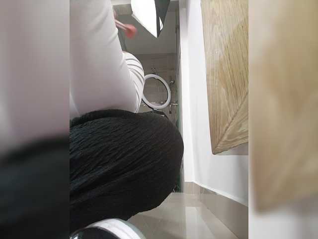 EinnyMure's BongaCams show and profile