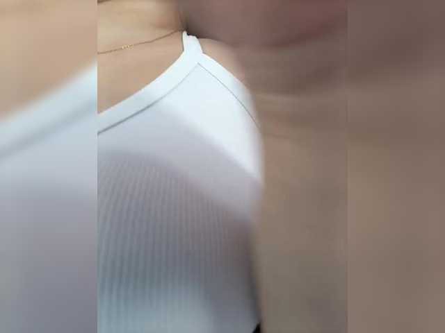 EinnyMure's BongaCams show and profile