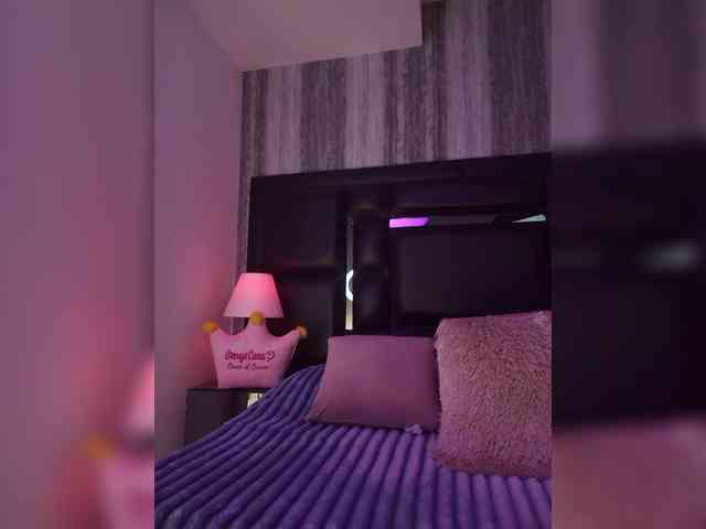 EinnyMure Live Webcam on BongaCams