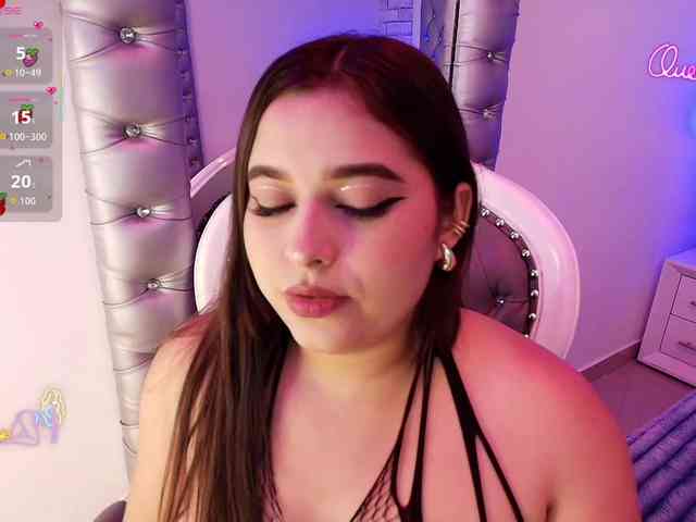 EinnyMure Live Webcam on BongaCams