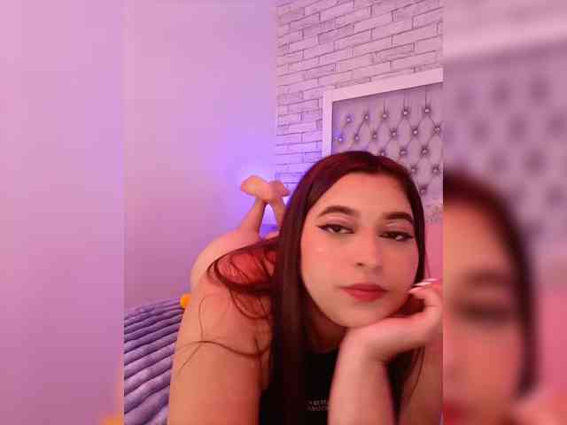 EinnyMure Live Webcam on BongaCams