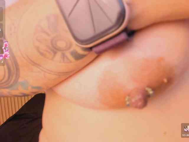 hana-falak Live Webcam on BongaCams