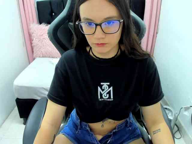 Alexandra_sg webcam