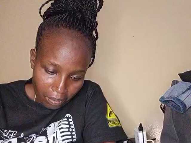 Missessy's BongaCams show and profile