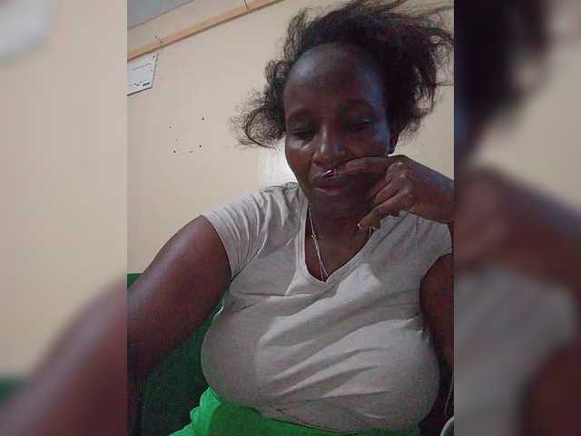 Missessy's BongaCams show and profile