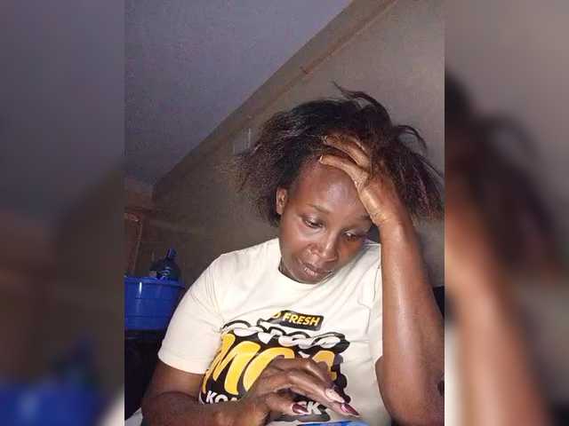 Missessy's BongaCams show and profile