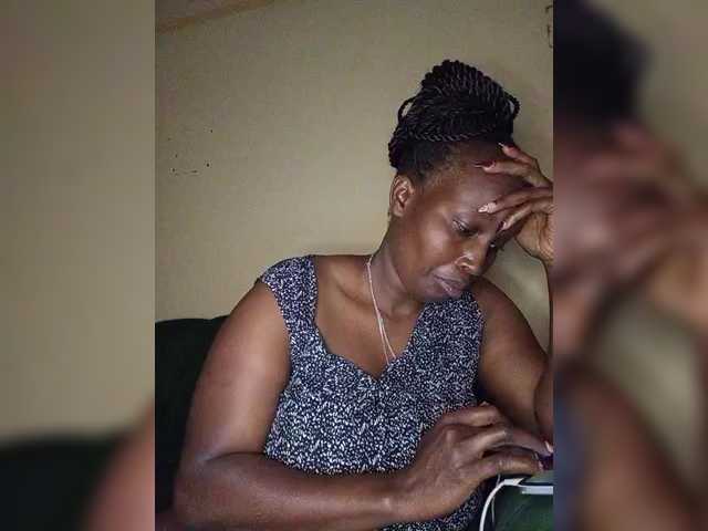 Missessy's BongaCams show and profile