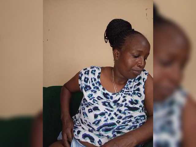 Missessy's BongaCams show and profile