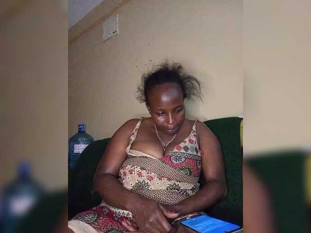 Missessy's BongaCams show and profile