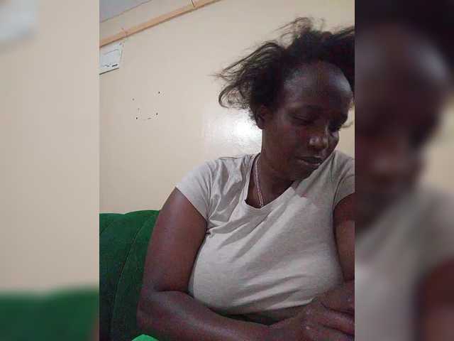 Missessy's BongaCams show and profile