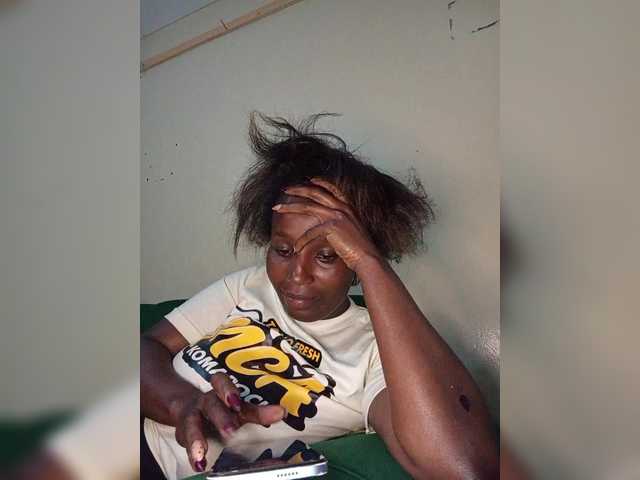 Missessy's BongaCams show and profile