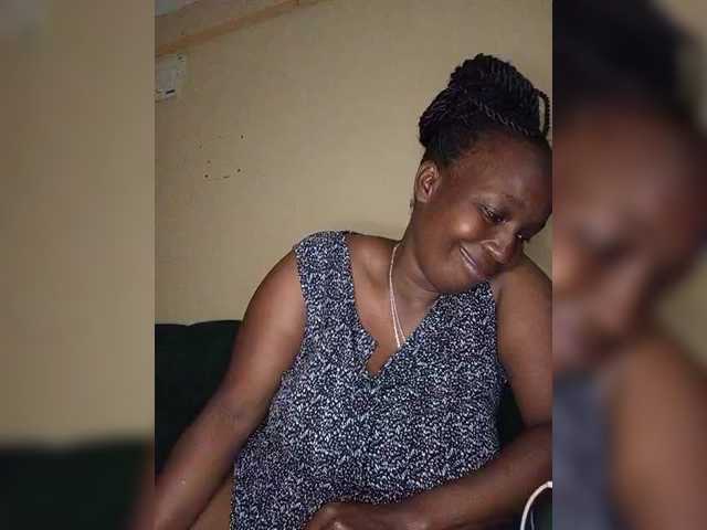 Missessy's BongaCams show and profile