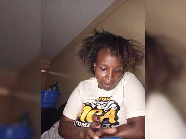 Missessy's BongaCams show and profile