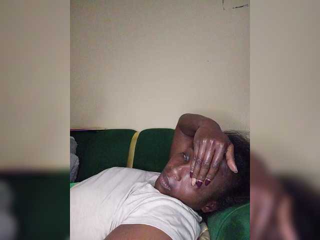 Missessy's BongaCams show and profile