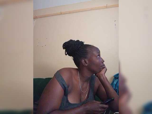 Missessy's BongaCams show and profile