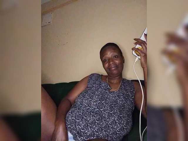 Missessy's BongaCams show and profile