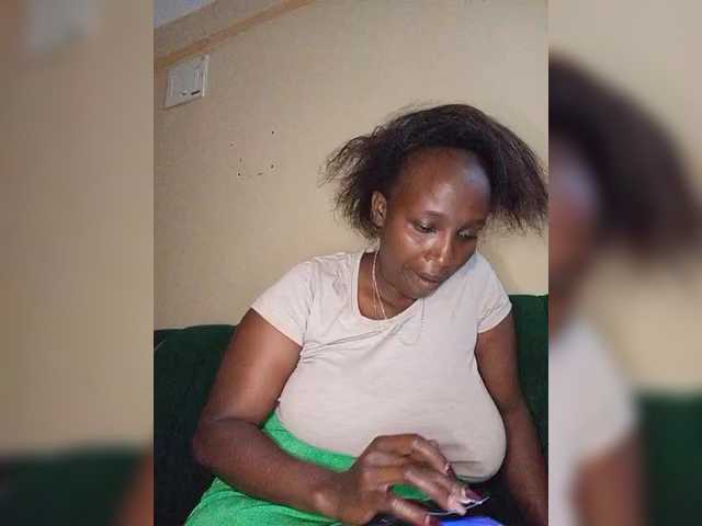 Missessy's BongaCams show and profile